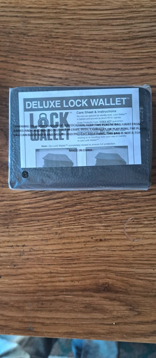 New Lock Wallet Black Deluxe thumbnail