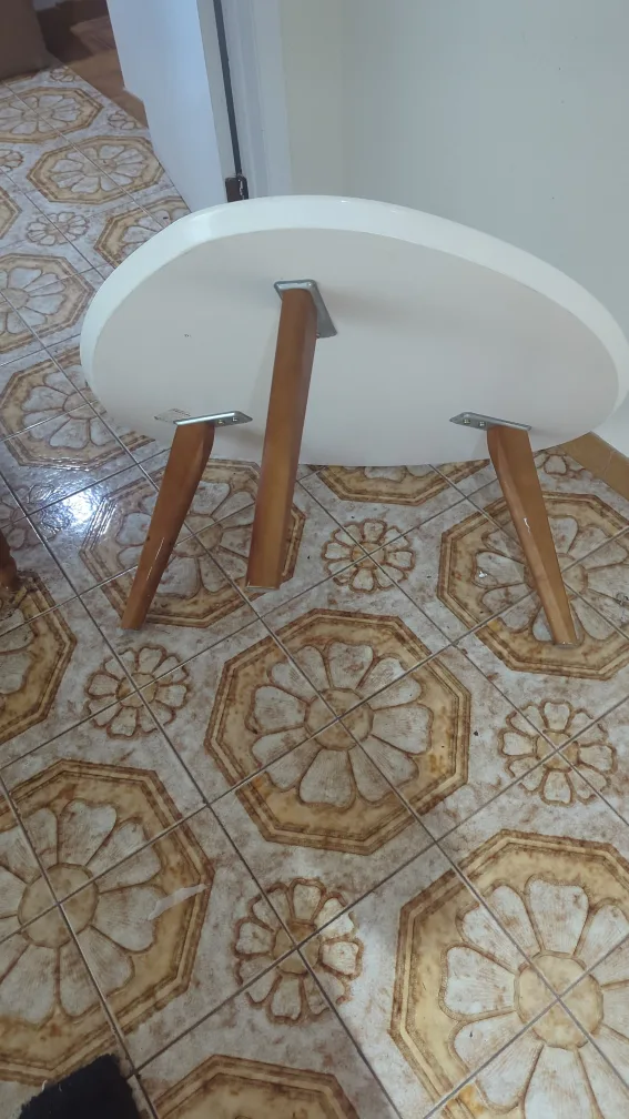 White Round Coffee Table image indicator(2)