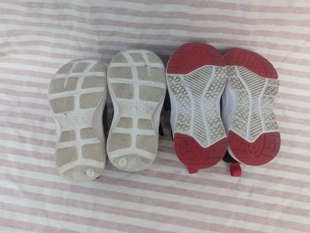 Kids' Athletic Works Sneakers - Size 7 image indicator(4)