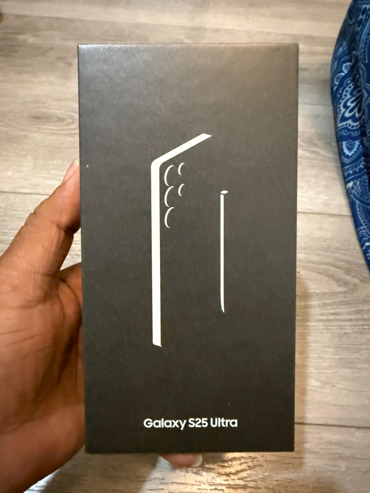 Samsung Galaxy S25 Ultra - Like New!
