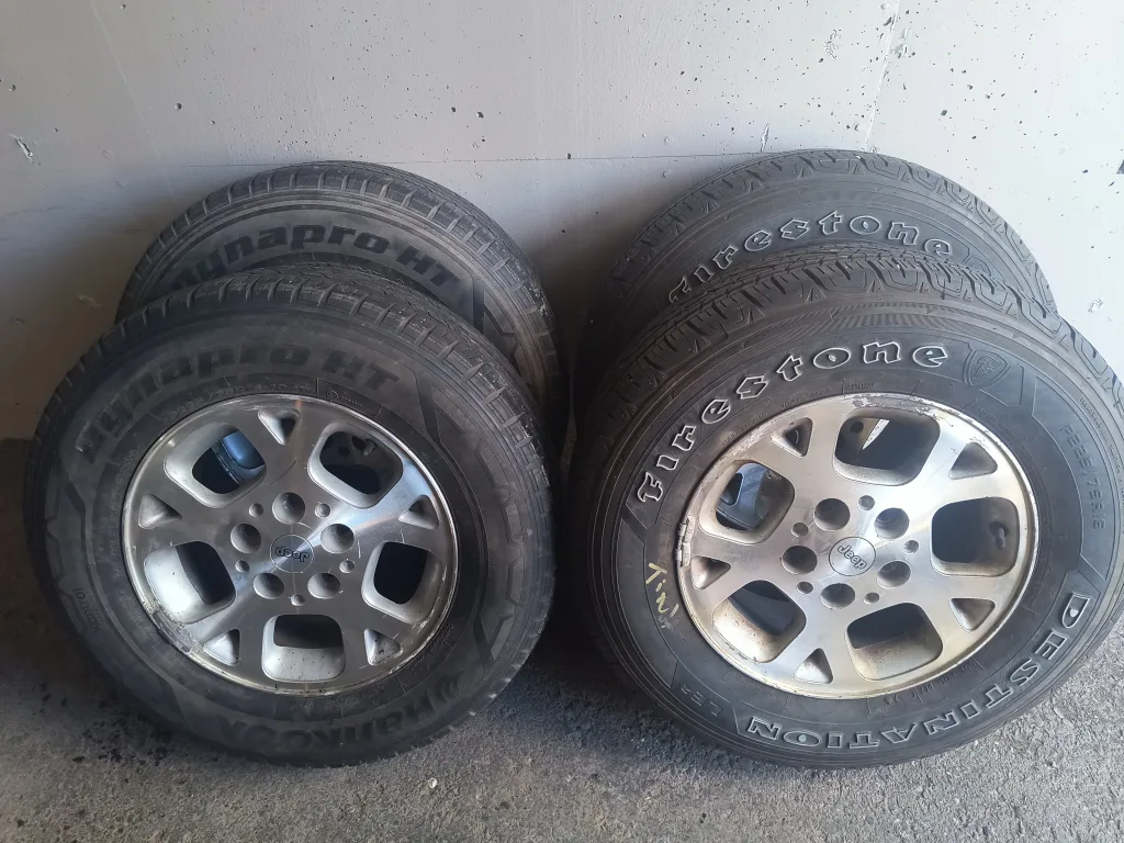 225/75/R16 Tires on 5x5 Jeep Rims thumbnail