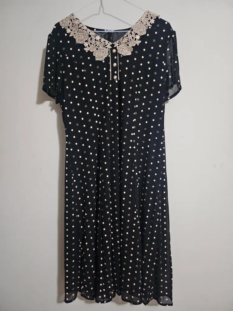 Vintage Polka Dot Dress with Lace Collar 🇨🇦 thumbnail