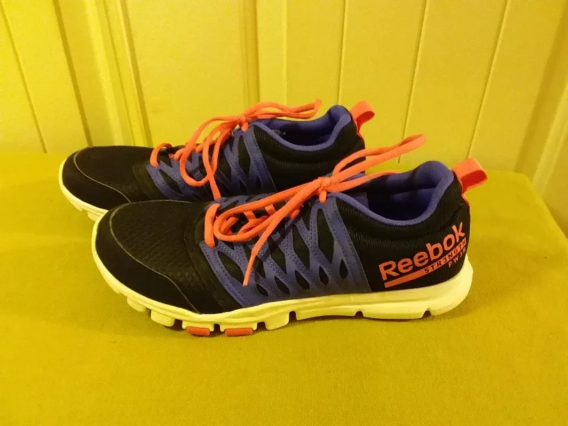 🤶 🆕 Reebok Woman's Running Shoes 👟 Retails $95+Tx  🆕 image indicator(2)