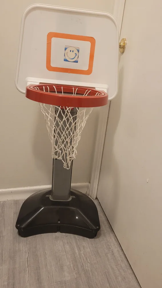 Kids Basketball Hoop thumbnail