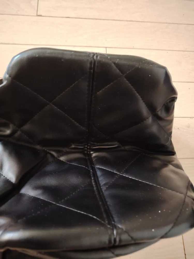 Black Quilted Sling Bag image indicator(4)