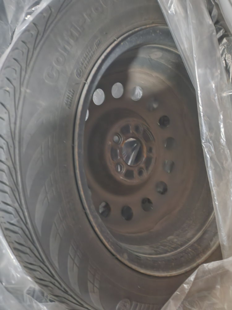 Continental ProContact P205/55R16 Tire