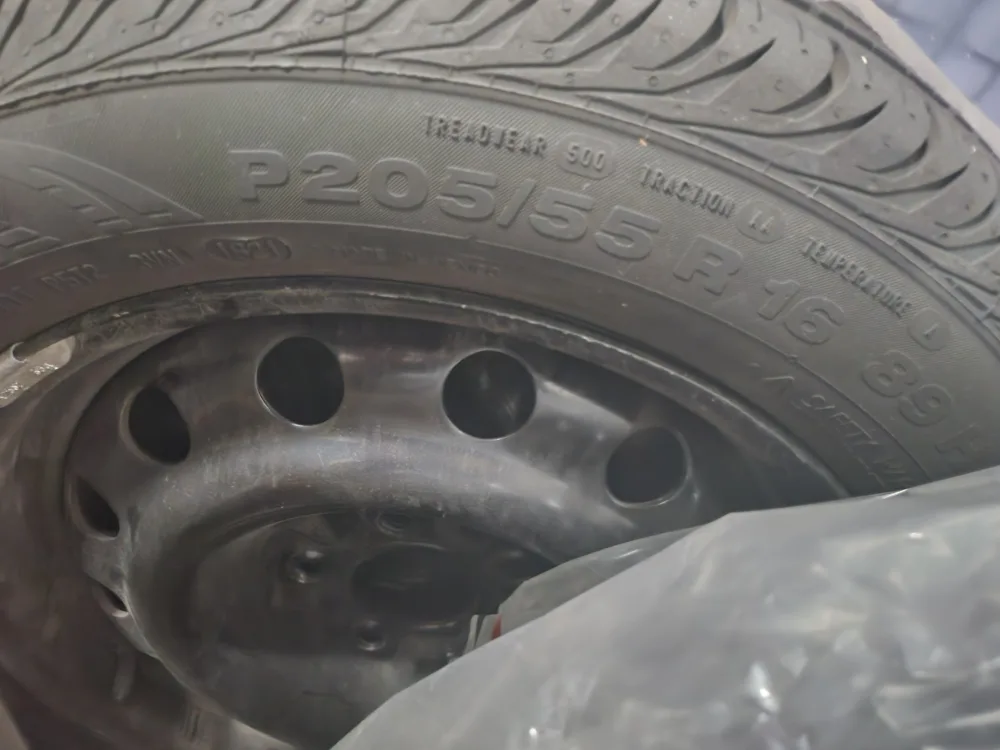 Continental ProContact P205/55R16 Tire image indicator(4)