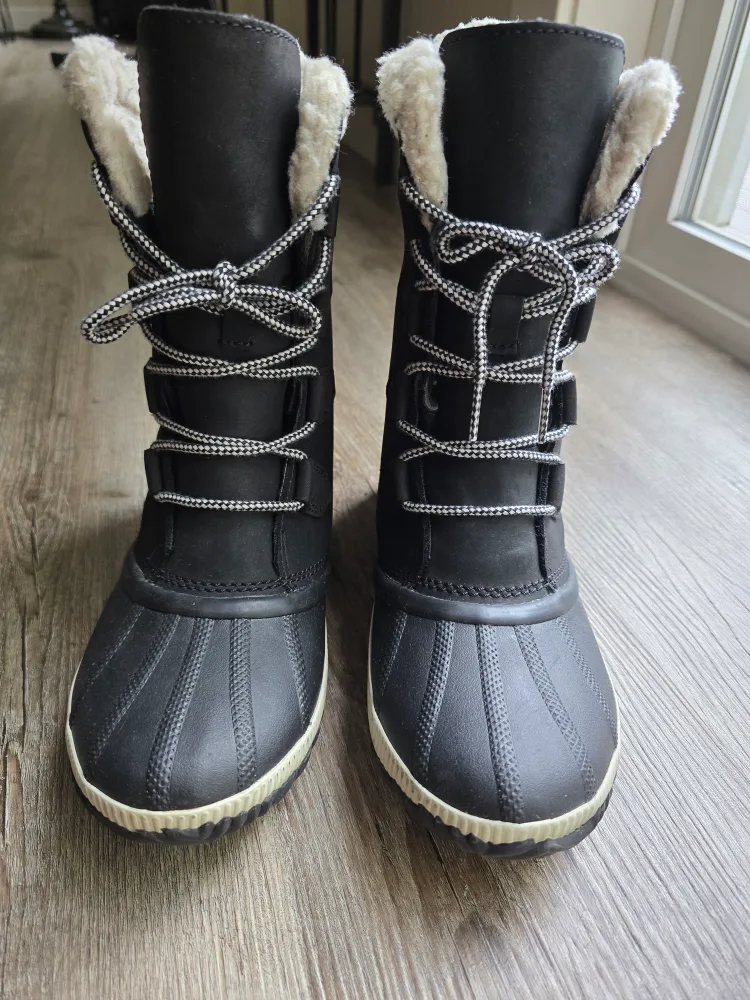 Sorel Black Winter Boots image indicator(2)
