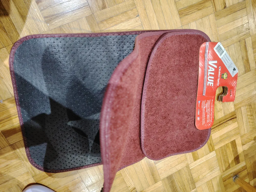 Rubber Queen Value Car Floor Mats - Burgundy image indicator(4)