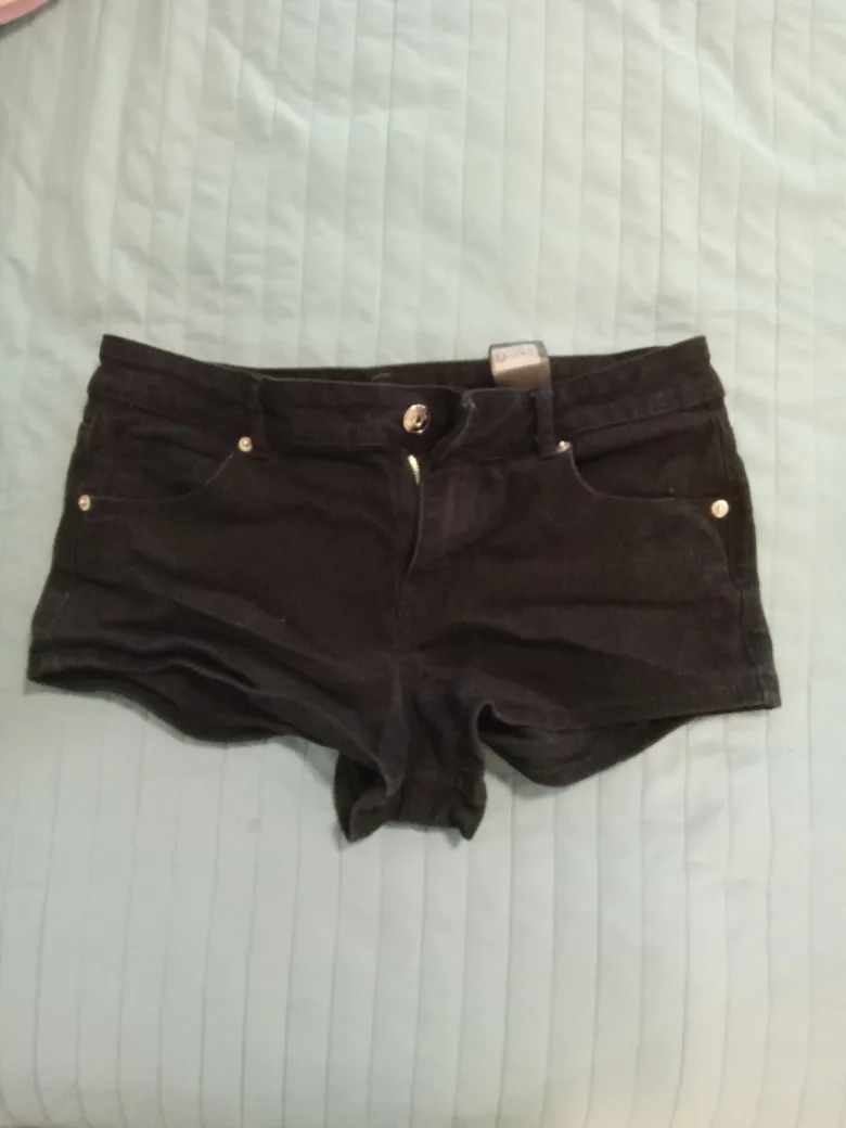 H&M Divided Black Shorts - Size US 6 thumbnail