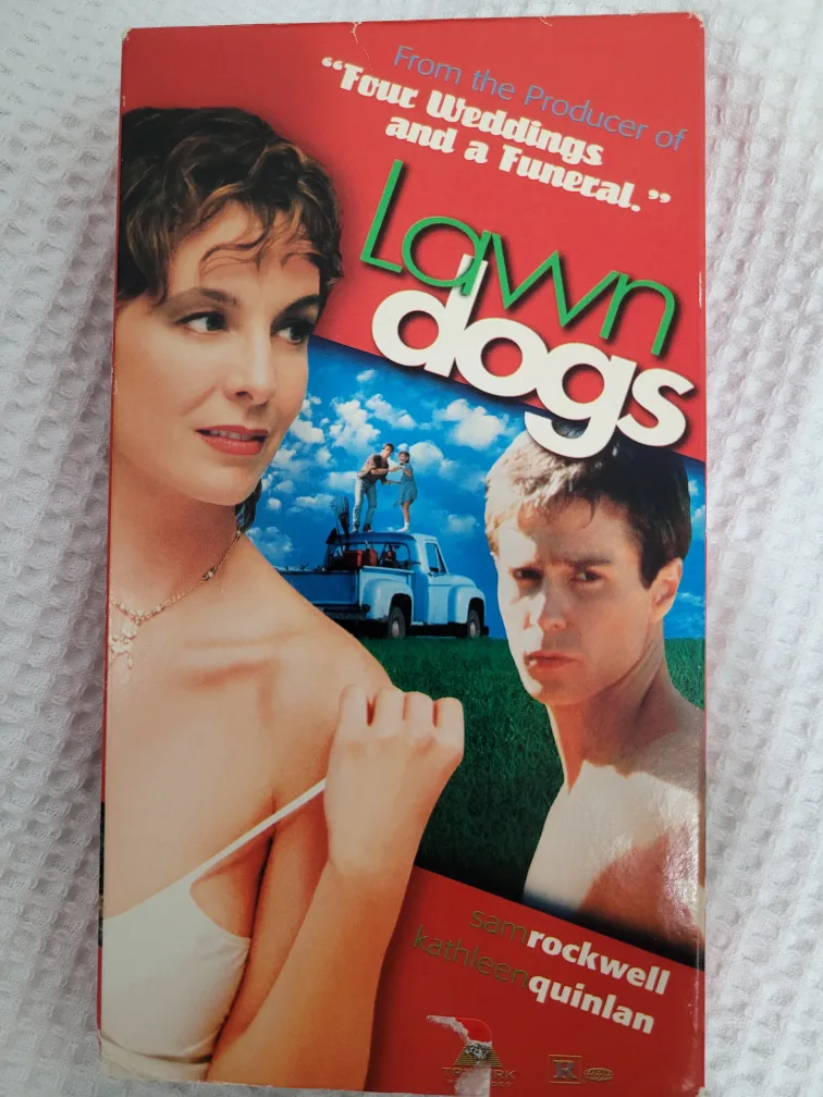 Lawn Dogs VHS Tape - Sam Rockwell, Kathleen Quinlan 🇨🇦 thumbnail