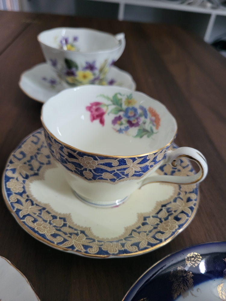 Vintage Tea Cups & Saucers - photo 5