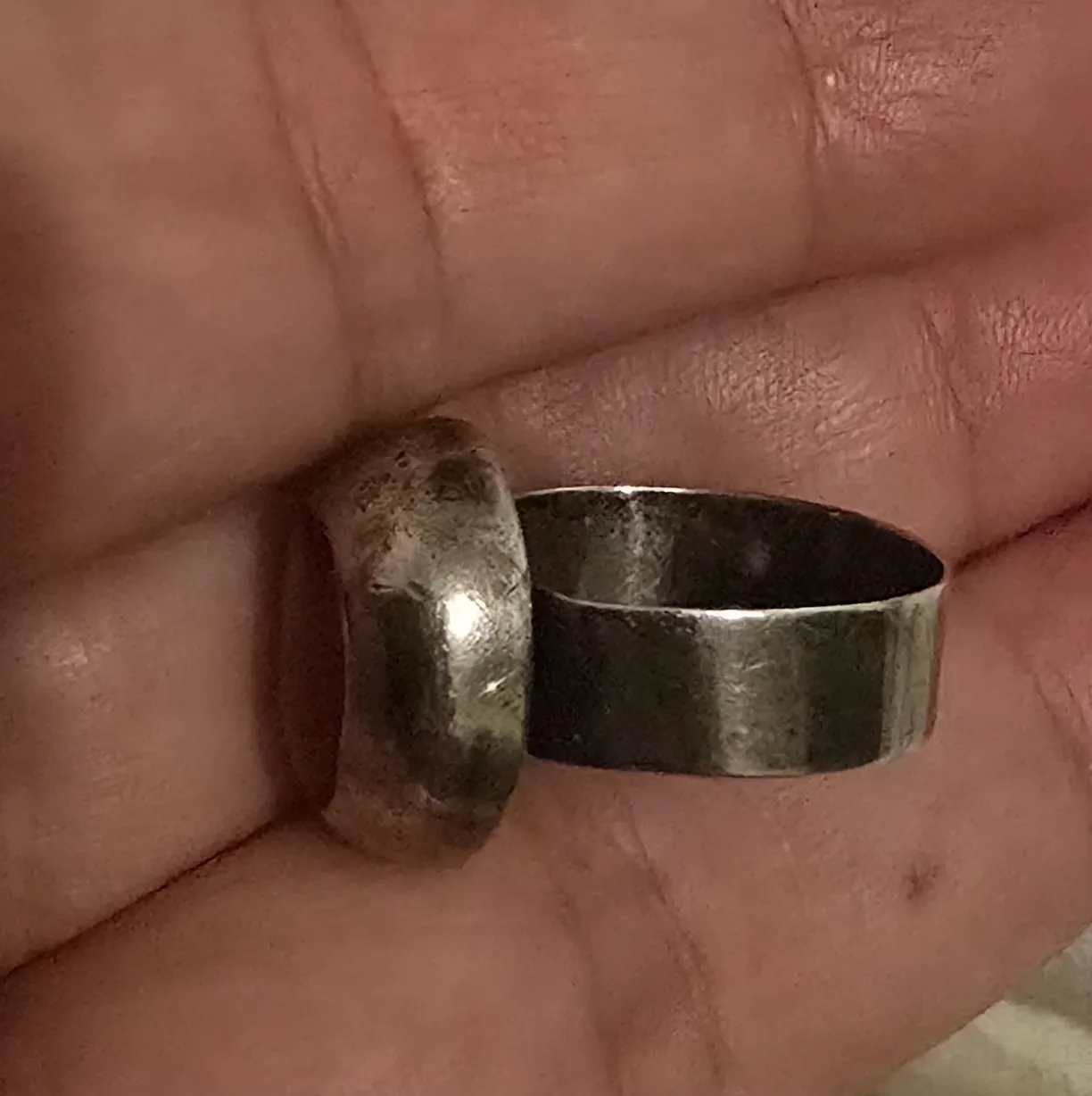 Vintage Sterling Silver Ring with Red Stone image indicator(5)