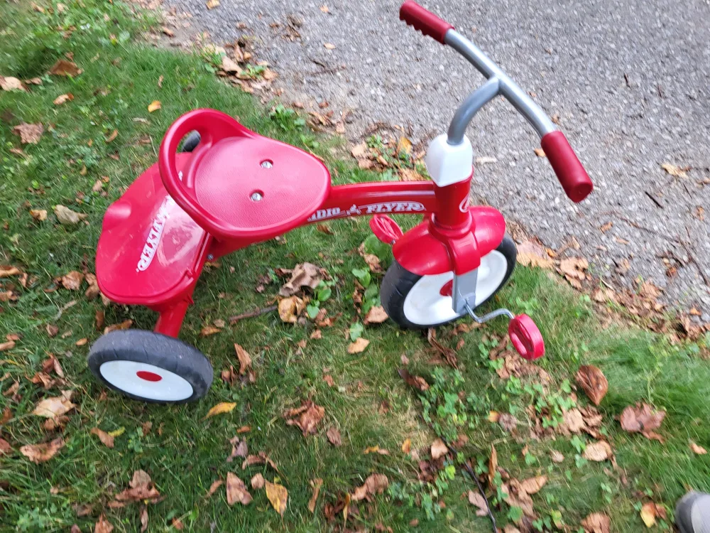 Radio Flyer Red Tricycle thumbnail