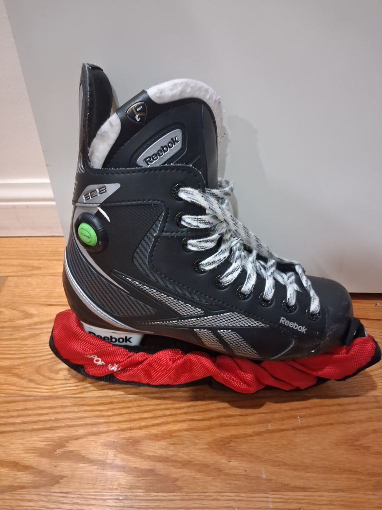 Reebok 3.5 US Ice Skates 🧡