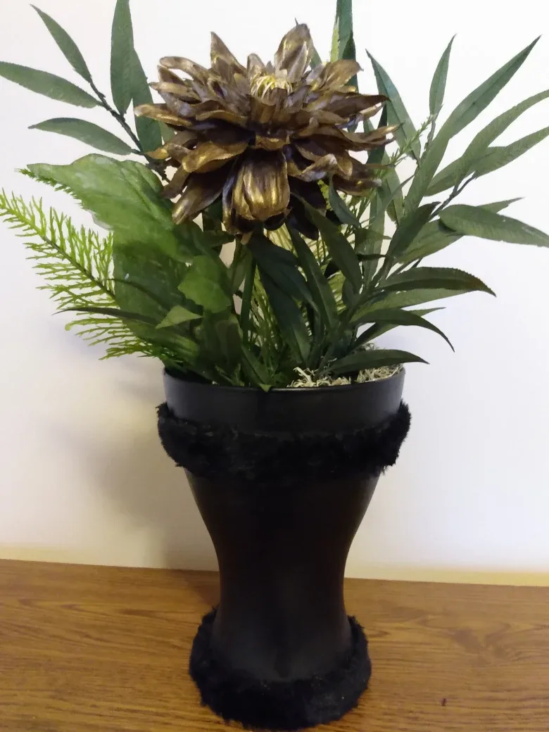 Beautiful Black Vase with Faux Floral Arrangement thumbnail