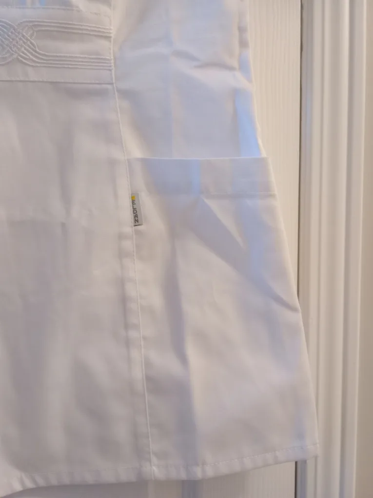 BRAND NEW SCRUBS TOP-XS image indicator(3)