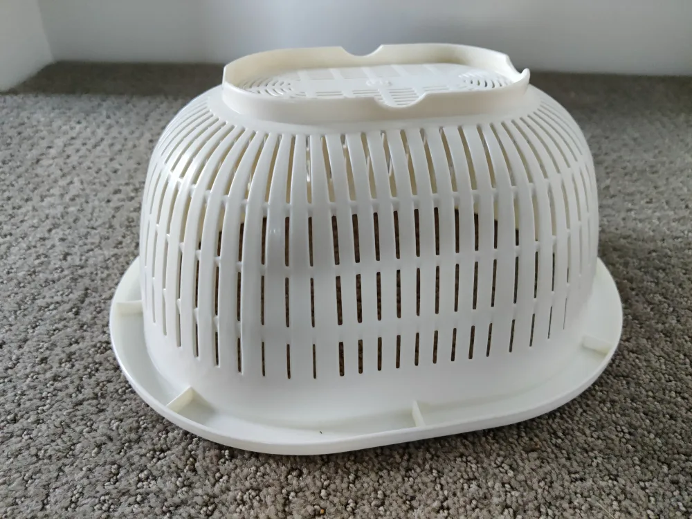 Colander / Strainer - White Oval with Hanging Hook image indicator(5)