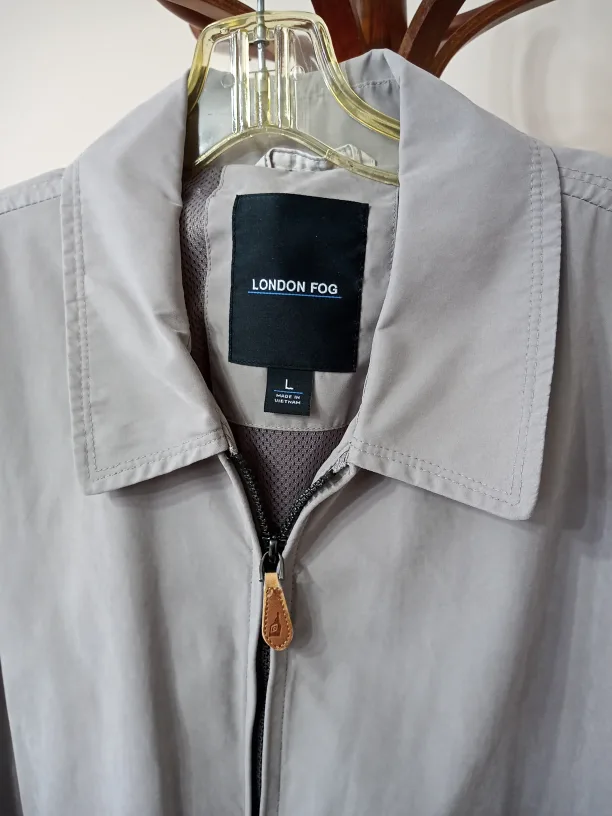 London Fog Spring/Summer Jacket, Size L image indicator(3)