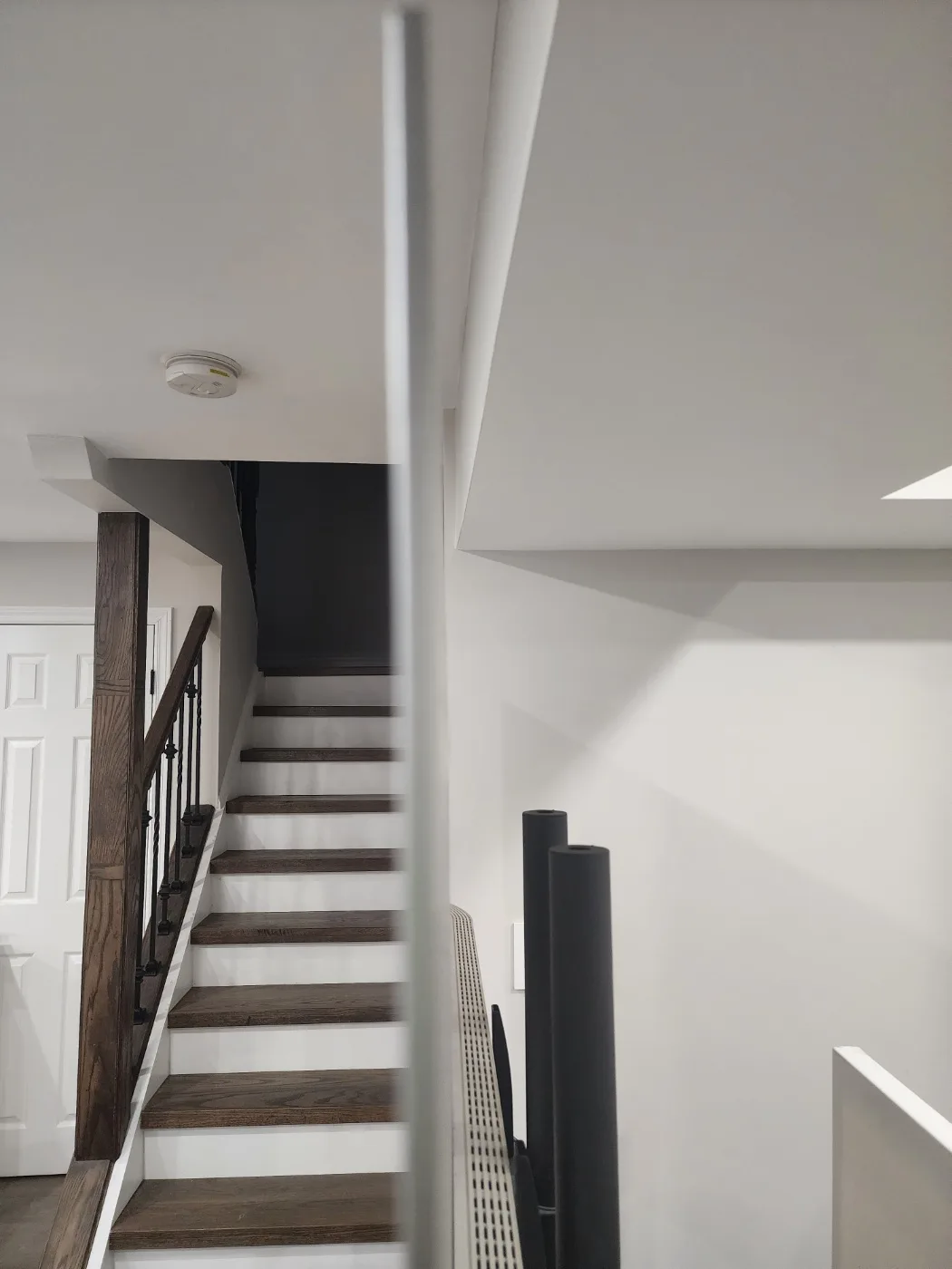 LG OLED65B7P-U 65” 4K OLED TV – Gaming Setup w/ Rolling Stand image indicator(3)