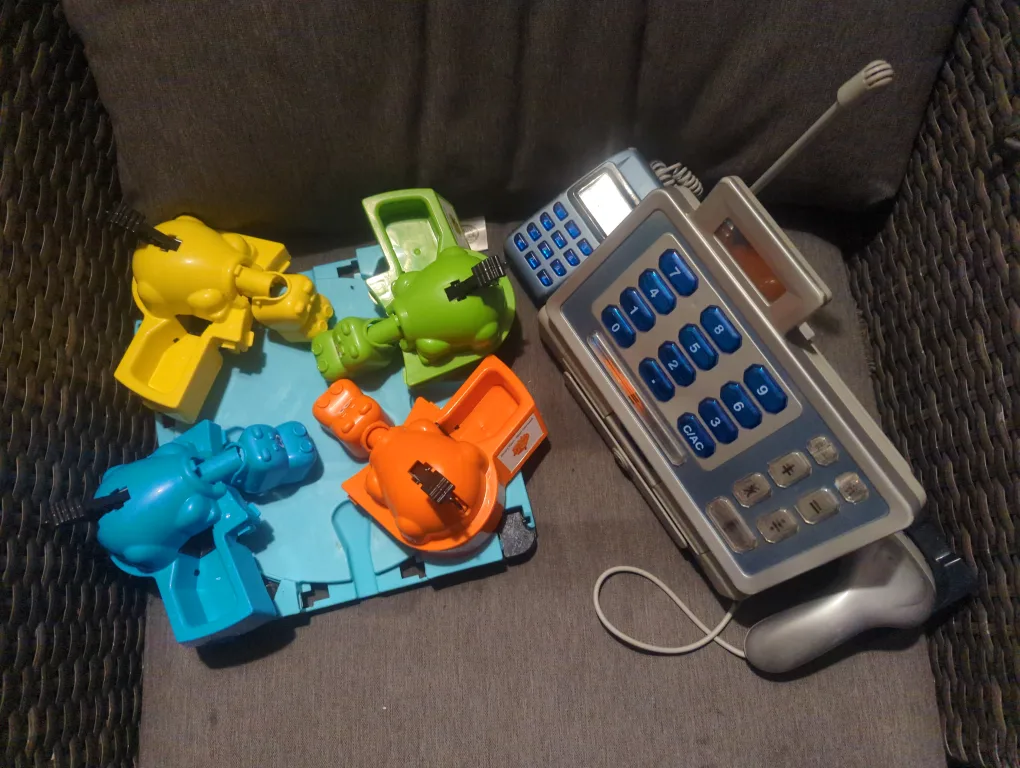 Vintage Hungry Hippos Game & Toy Cash Register thumbnail