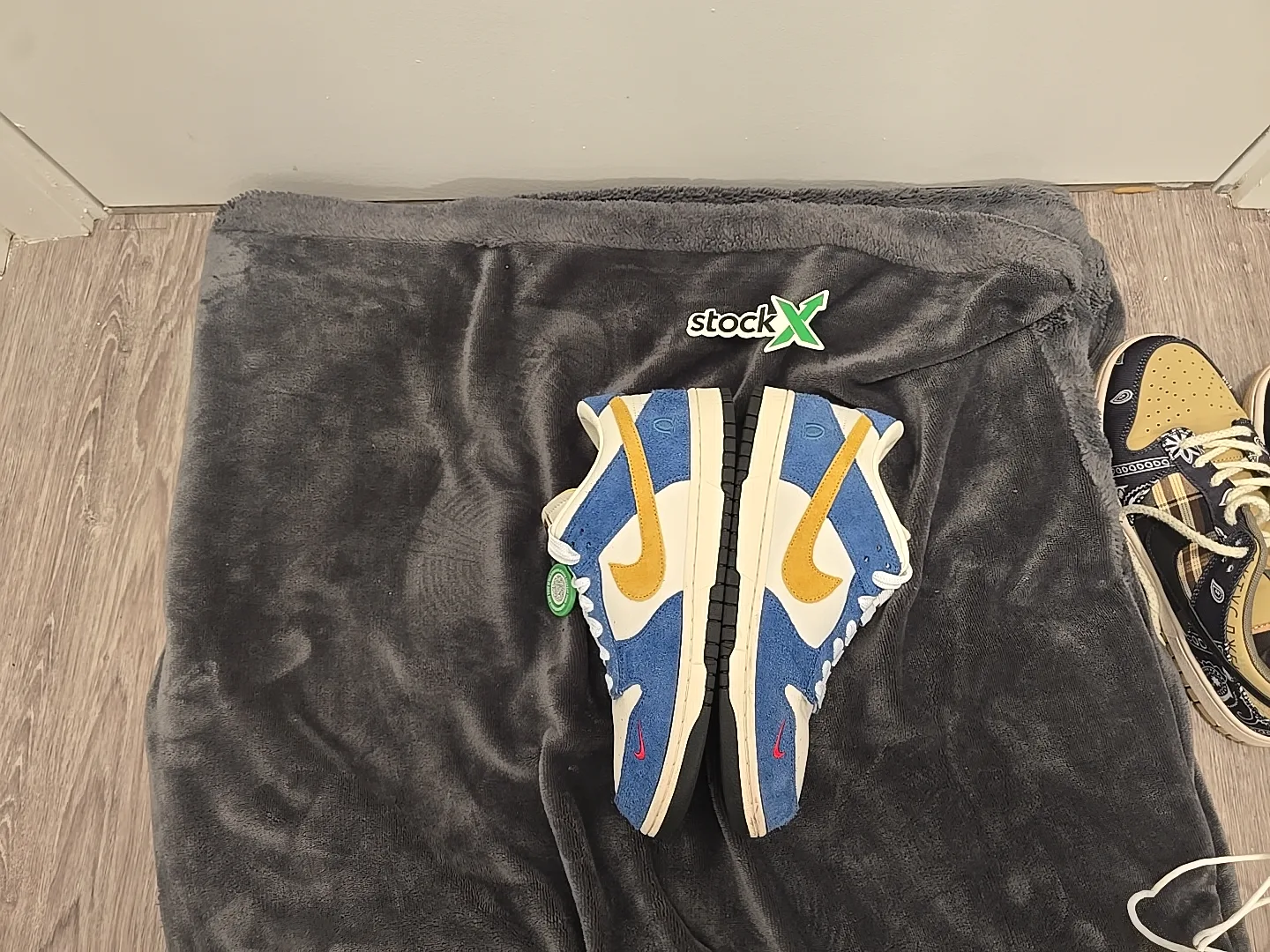 Nike Dunk Low x Cactus Plant Flea Market (CPFM) Size 11 image indicator(5)