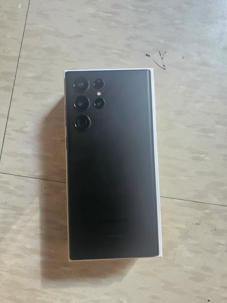 Samsung Galaxy S22 Ultra 5G *Open to offers* image indicator(2)