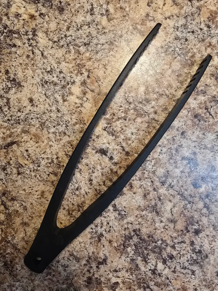 Staub Black Silicone Kitchen Tongs thumbnail