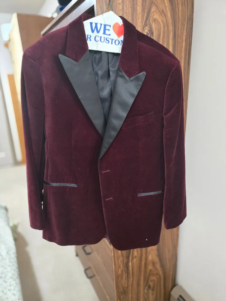 RW&CO. Tailored Fit Velvet Blazer thumbnail