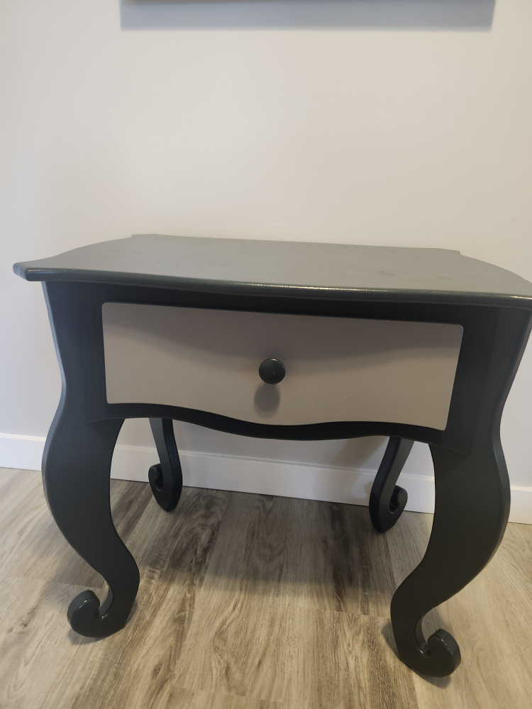 Accent Table - photo 4