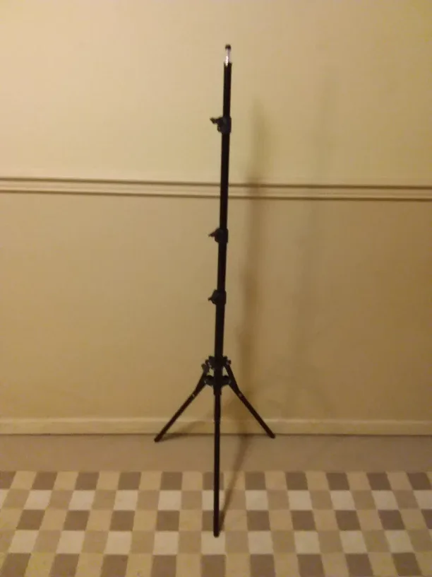 Tripod Stand - Adjustable Height Levels 🇨🇦 thumbnail
