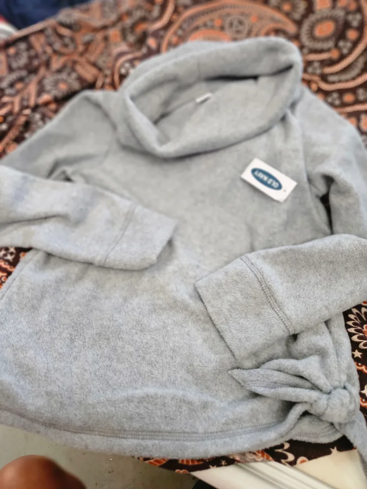 NEW Old Navy Active Grey Pullover - Size M (8) thumbnail