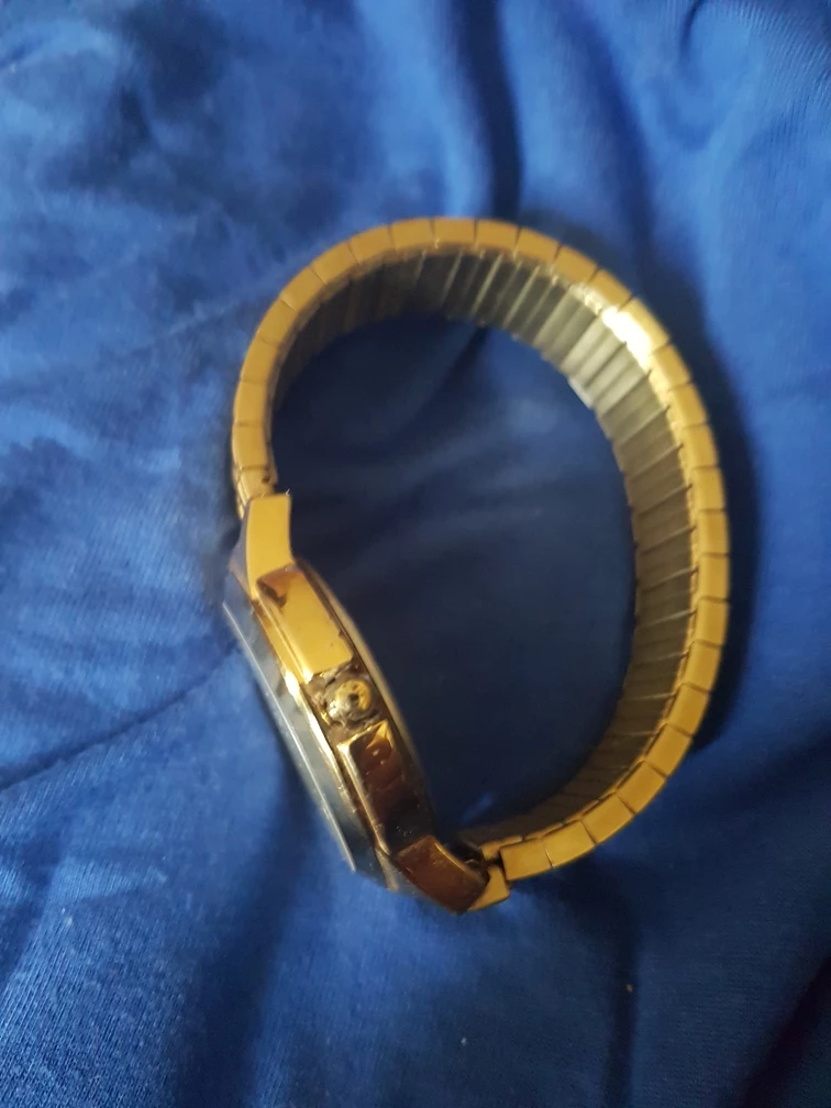 Timex Indiglo WR 50M Gold Watch - photo 2