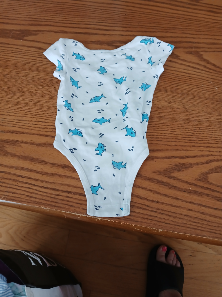 Rococo Baby Shark Onesie - 6M - photo 2