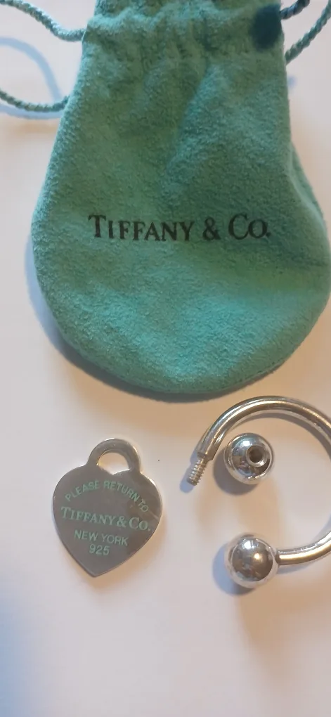 RARE 1990'S TIFFANY & CO. HEART STERLING SILVER KEY RING image indicator(2)