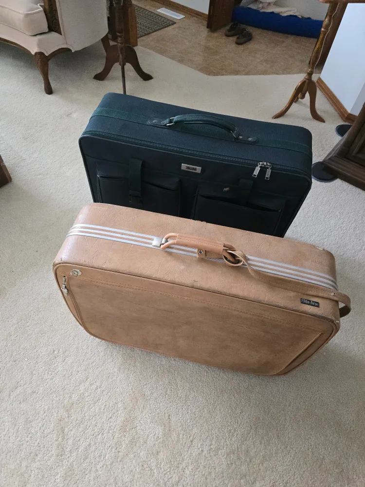 Jaguar & Flite Line Suitcases - Set of 2 thumbnail