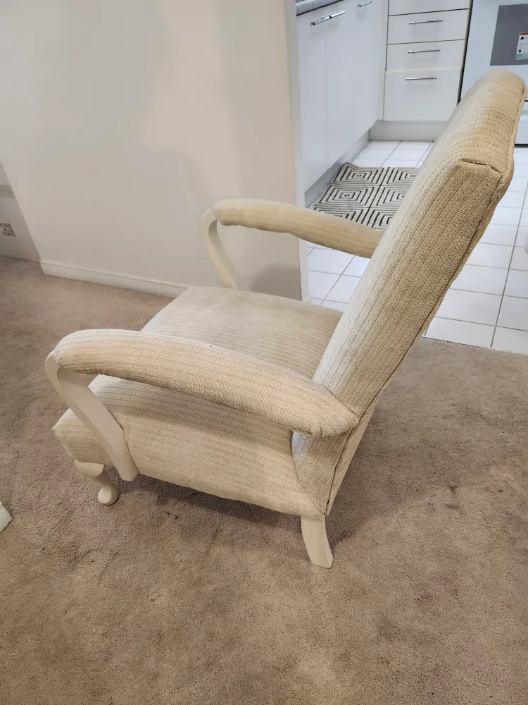 Accent Chair image indicator(3)