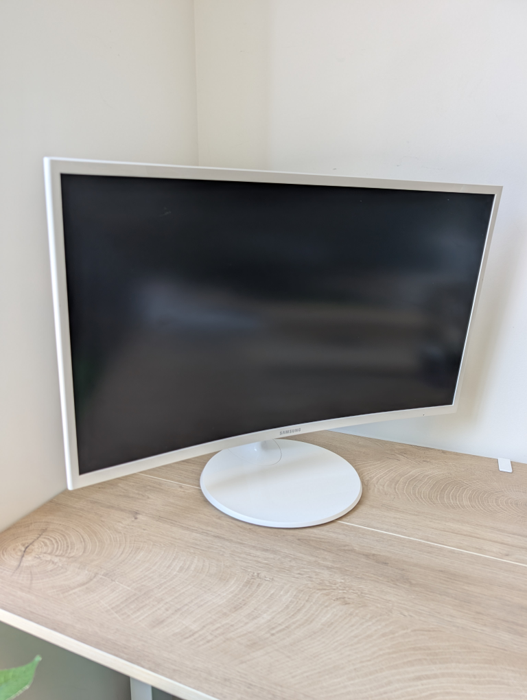 Samsung 27" FHD Curved Monitor