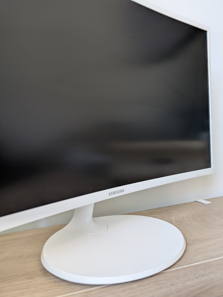 Samsung 27" FHD Curved Monitor - photo 4