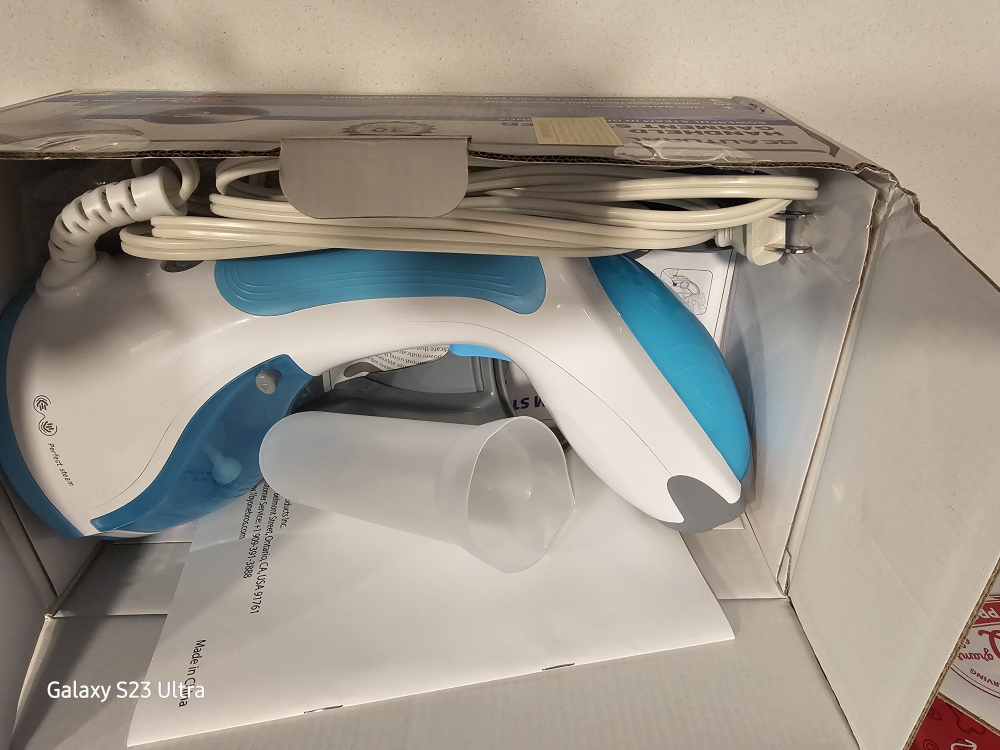 Beautural Handheld Garment Steamer + Free Egg Bite maker - photo 2