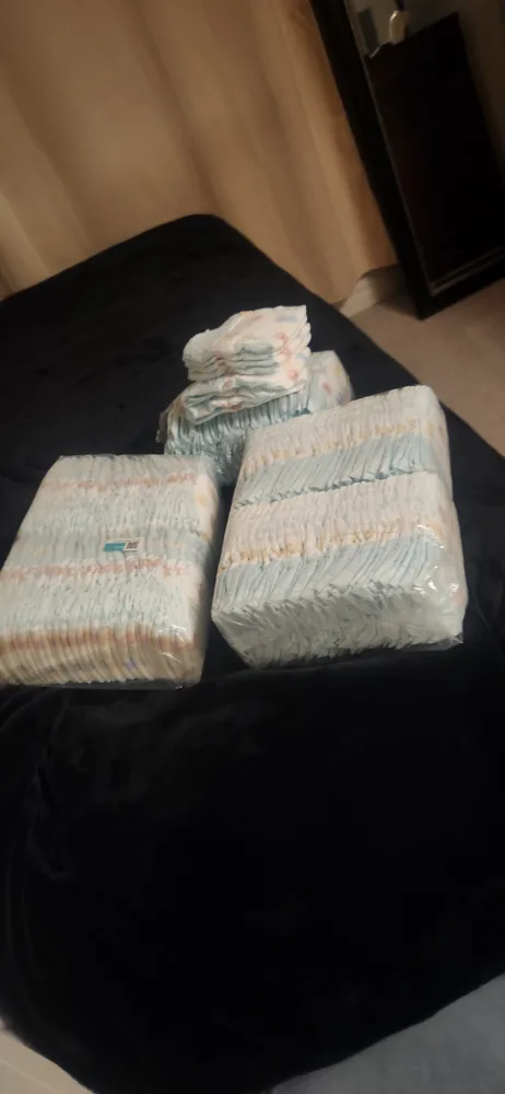 Sealed packs of size 1 Diapers 🇨🇦 image indicator(4)