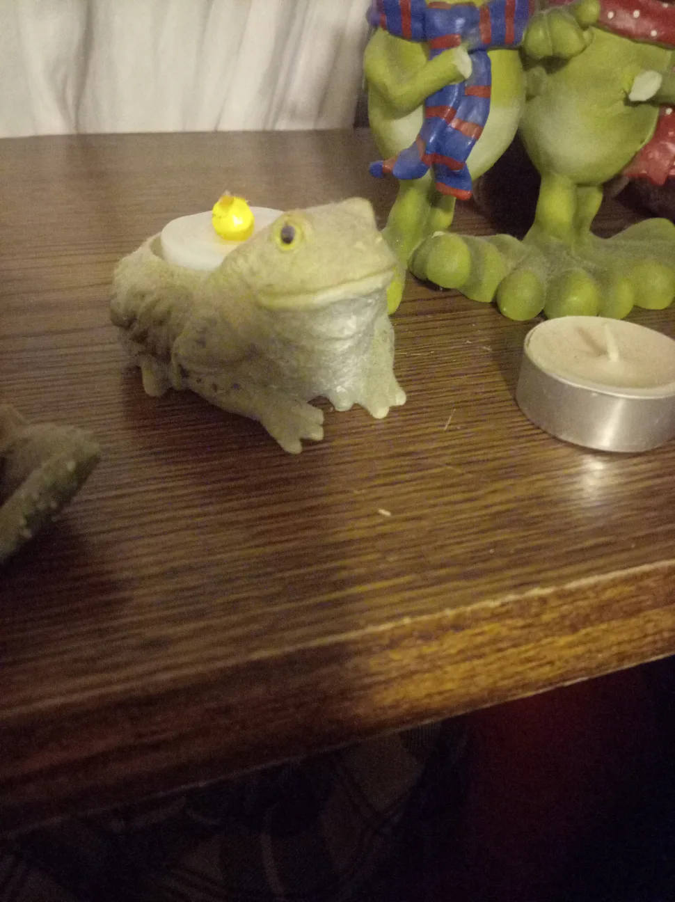 🇨🇦 Frog Figurines & Candle Holders image indicator(3)