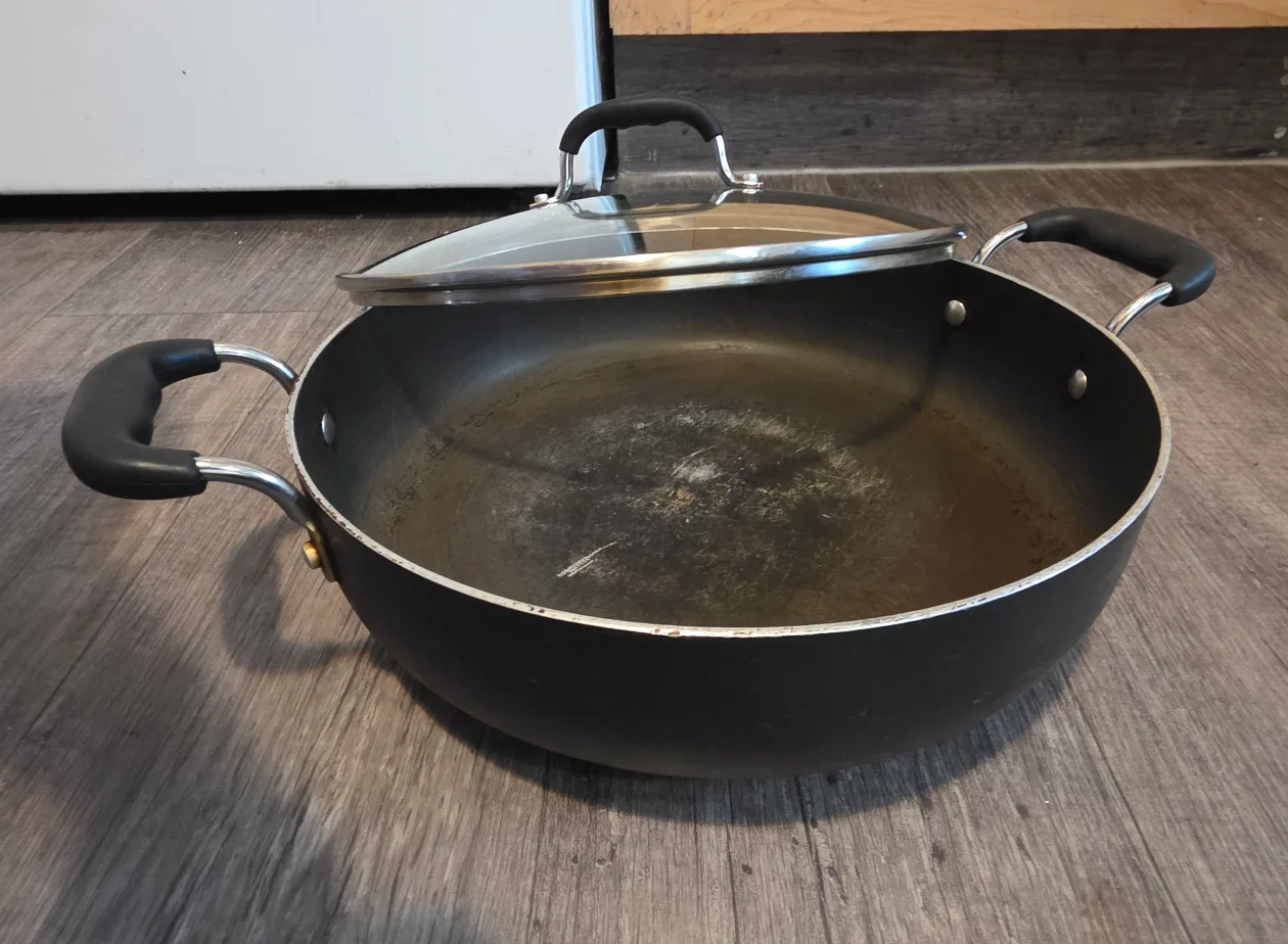 Black Wok with Lid thumbnail