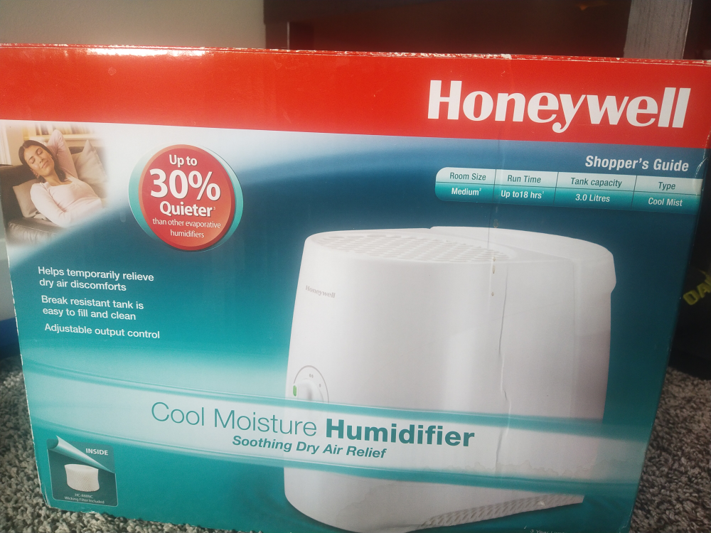 Honeywell Cool Moisture Humidifier - Like New!