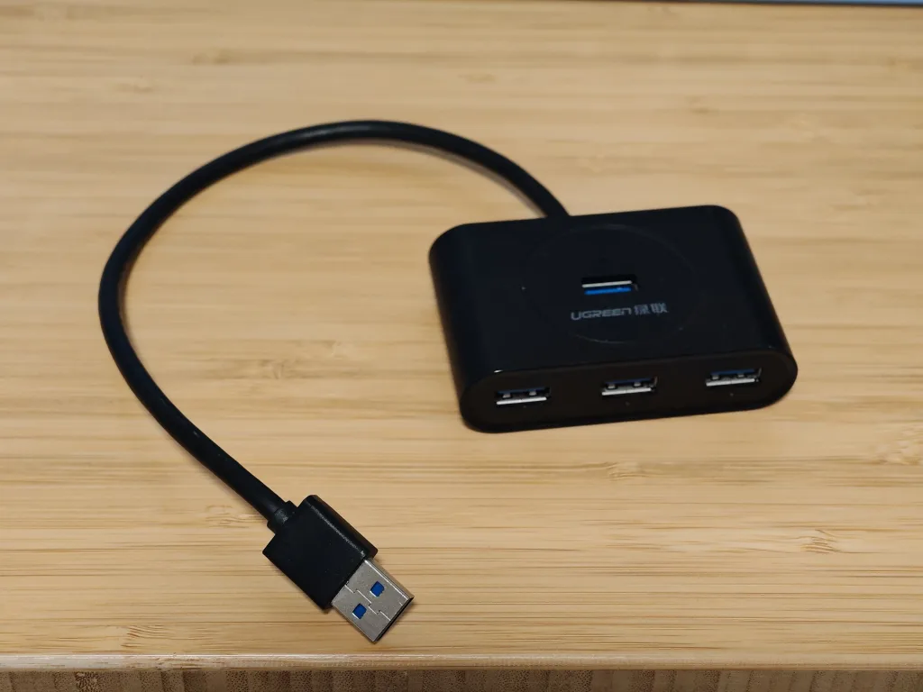 UGREEN USB 3.0 Hub thumbnail