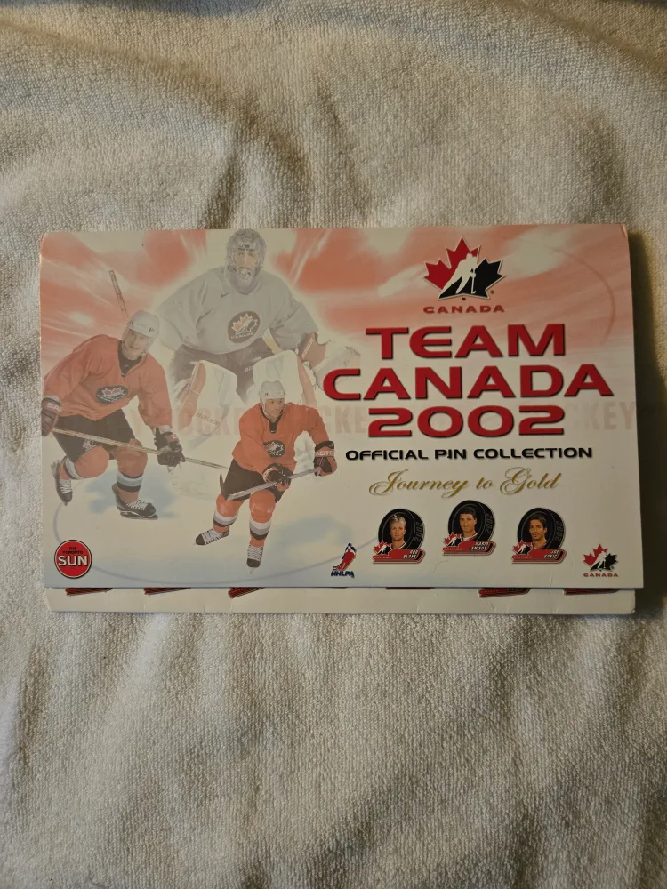 Team Canada 2002 Pin Collection image indicator(2)