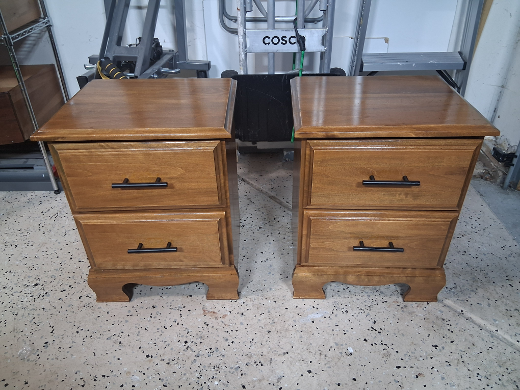 Pair of Wooden Nightstands - 2 Drawers - photo 2