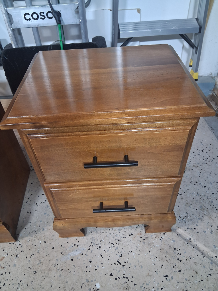 Pair of Wooden Nightstands - 2 Drawers - photo 3