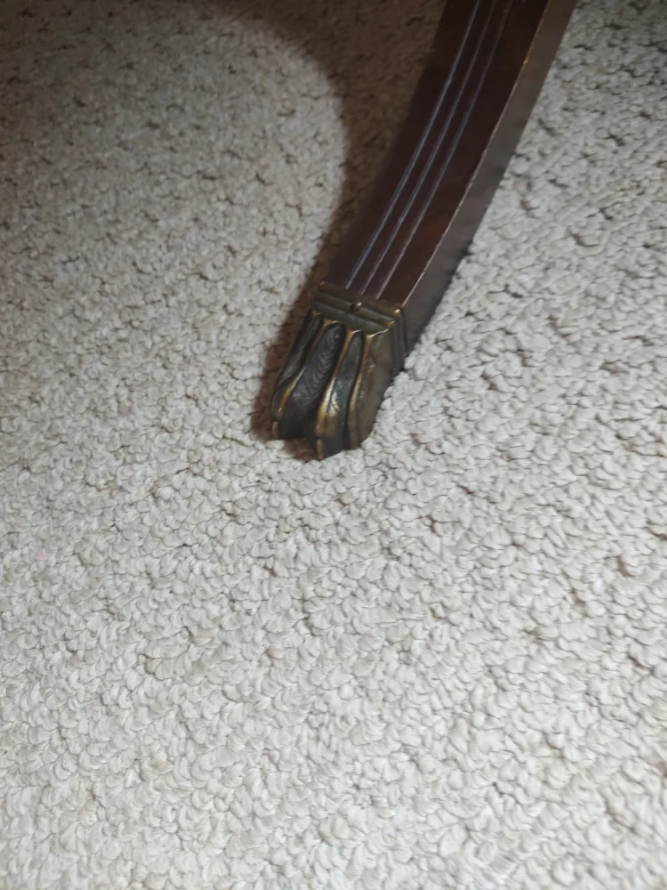 Deilcraft Fine Furniture Round Table image indicator(5)