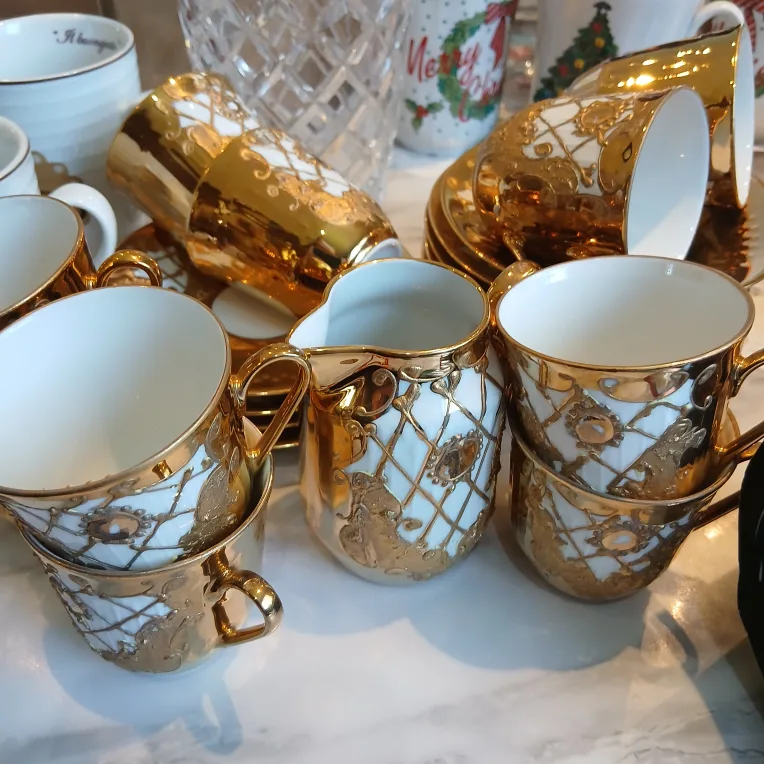 🍀🇨🇦Gold & White Tea Set image indicator(2)